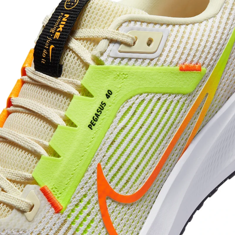 Nike Pegasus 40 - DV3853-101 - 10