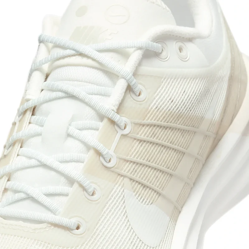 Nike Lunar Roam - DV2440-100 - 7
