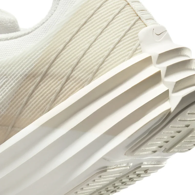 Nike Lunar Roam - DV2440-100 - 8