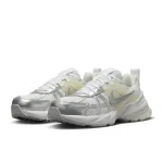 Nike V2K Run - FD0736-104 - 6