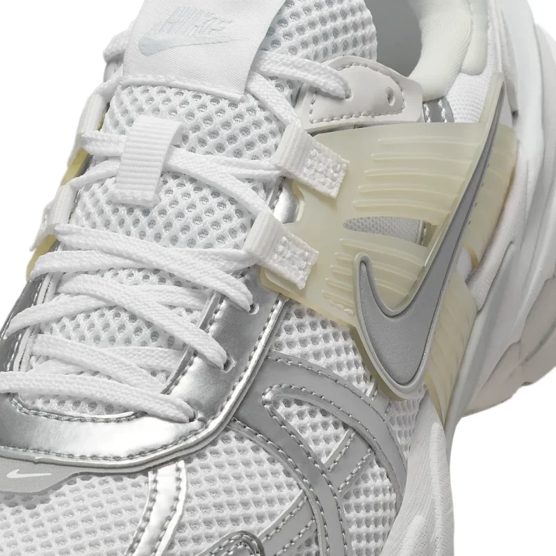 Nike V2K Run - FD0736-104 - 8