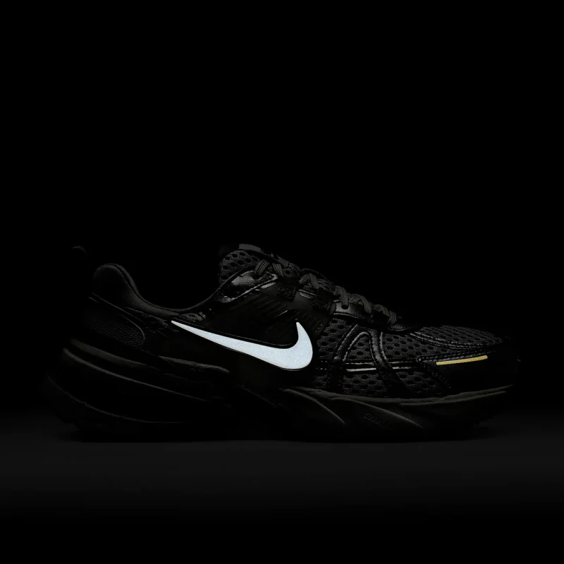 Nike V2K Run - HJ7245-100 - 10