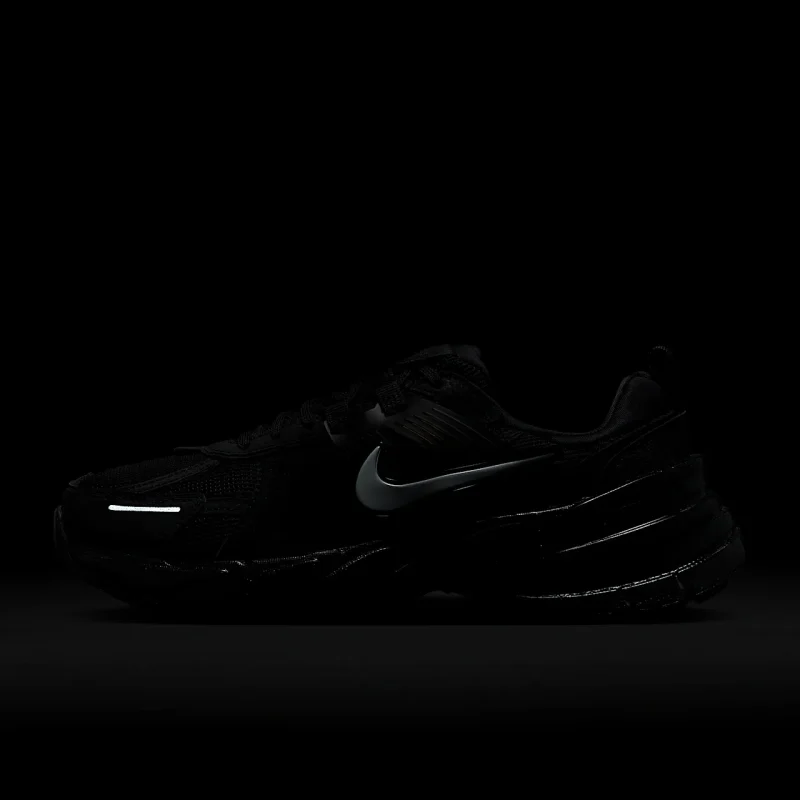 Nike V2K Run - HQ1582-001 - 9
