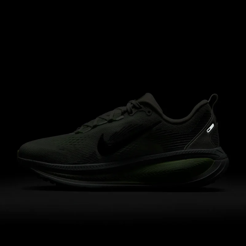Nike Vomero 18 - HM6804-107 - 11