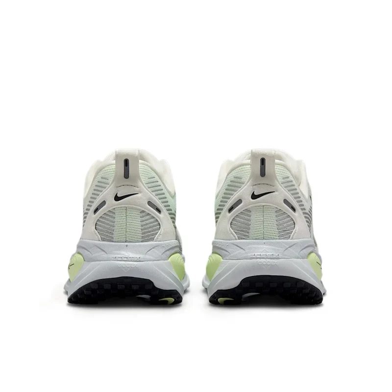 Nike Vomero 18 - HM6804-107 - 6