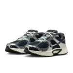Nike V5 RNR - HQ7901-300 - 5