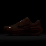 Nike Vomero Plus - تصویر 11