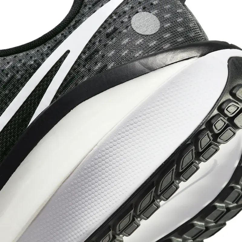 Nike Vomero 17 - تصویر 9